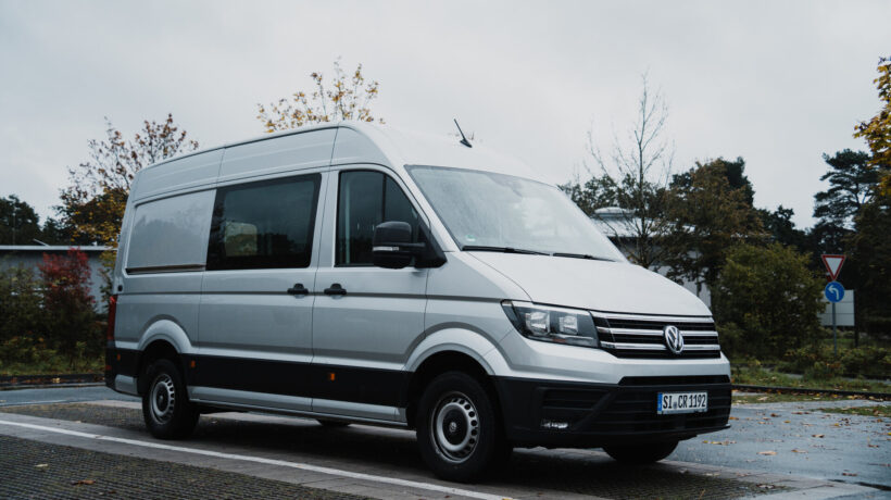Seitenansicht eines VW Crafters | Transporter mieten