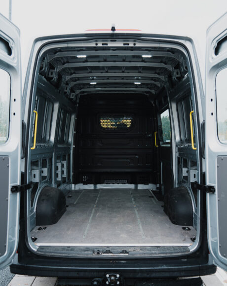 Geöffneter Laderaum eines VW Crafters | Transporter mieten